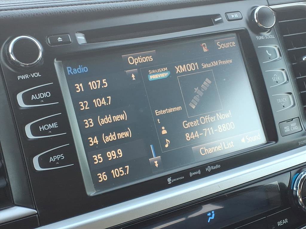 Used 2017 Toyota Highlander SE image 20