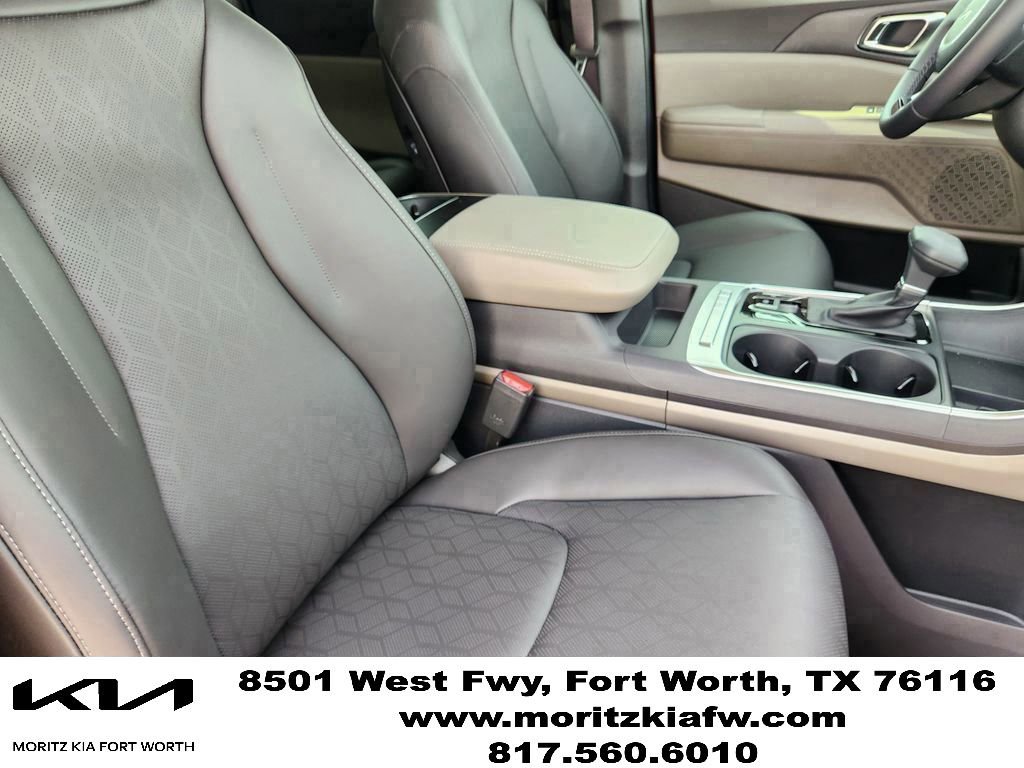 New 2026 Kia Carnival EX FWD image 10