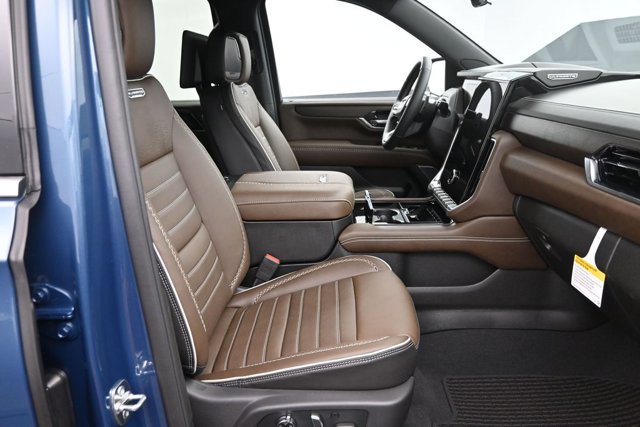 New 2026 GMC Yukon Denali Ultimate AWD/4WD image 10