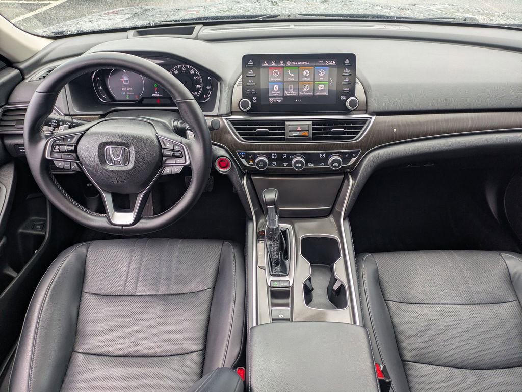 Used 2018 Honda Accord Touring image 16