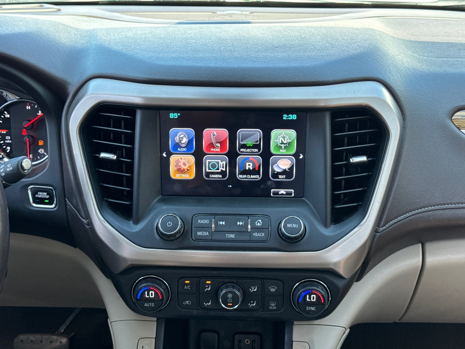 Certified 2017 GMC Acadia Denali w/ Technology Package FWD image 23