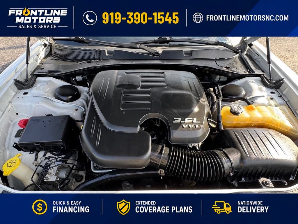Used 2016 Dodge Charger SXT RWD image 3