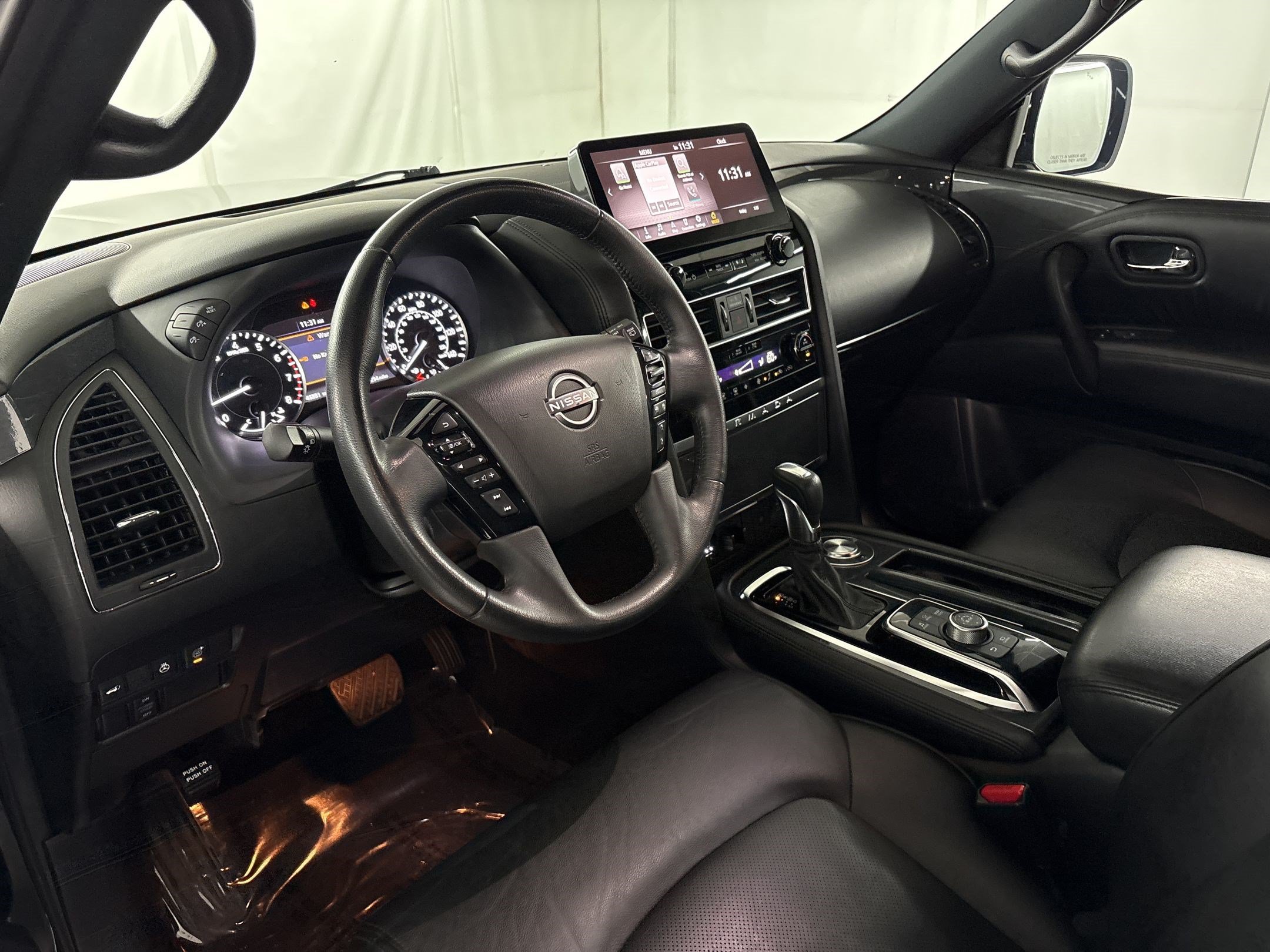 Used 2023 Nissan Armada SL w/ Midnight Edition Package RWD image 4