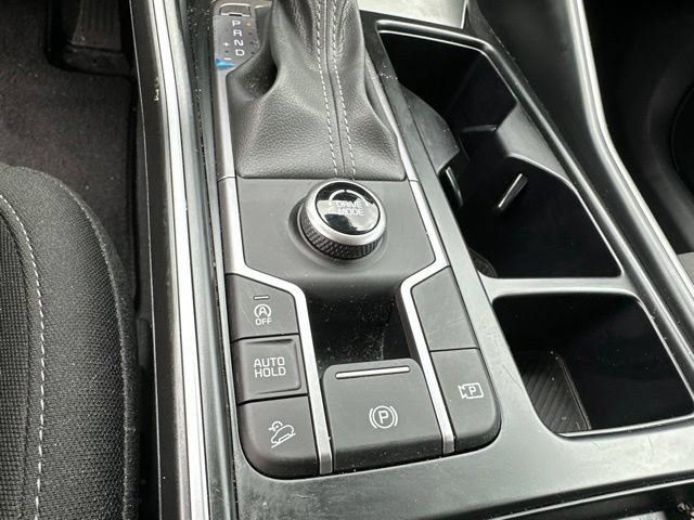 Certified 2025 Kia Sorento LX FWD image 32