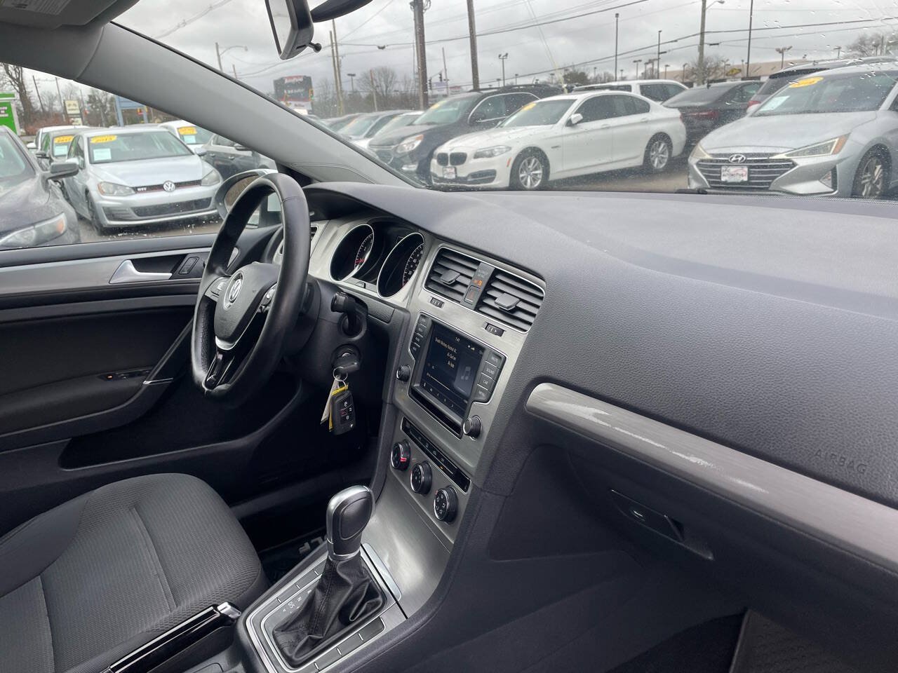 Used 2016 Volkswagen Golf S FWD image 15