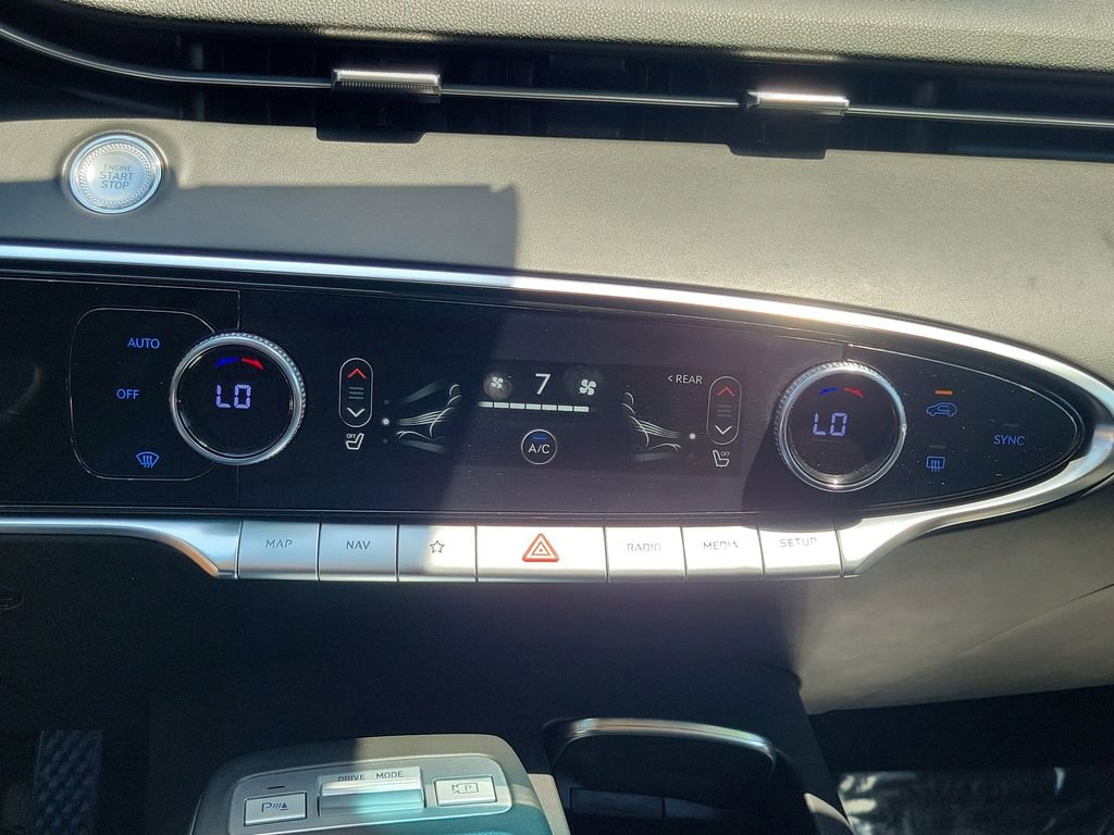 Certified 2025 Genesis GV70 2.5T AWD/4WD image 27
