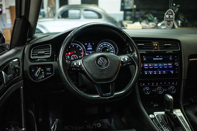 Used 2018 Volkswagen Golf SEL FWD image 16
