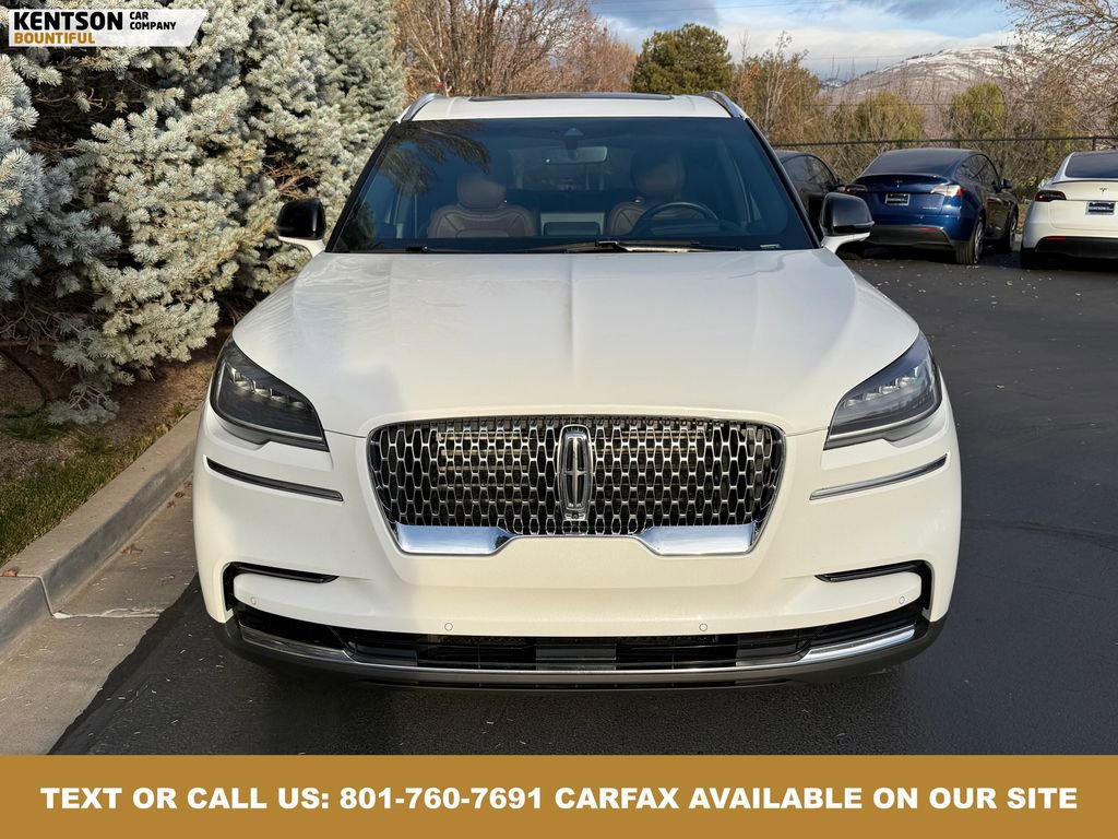 Used 2023 Lincoln Aviator Reserve w/ Equipment Group 201A image 2