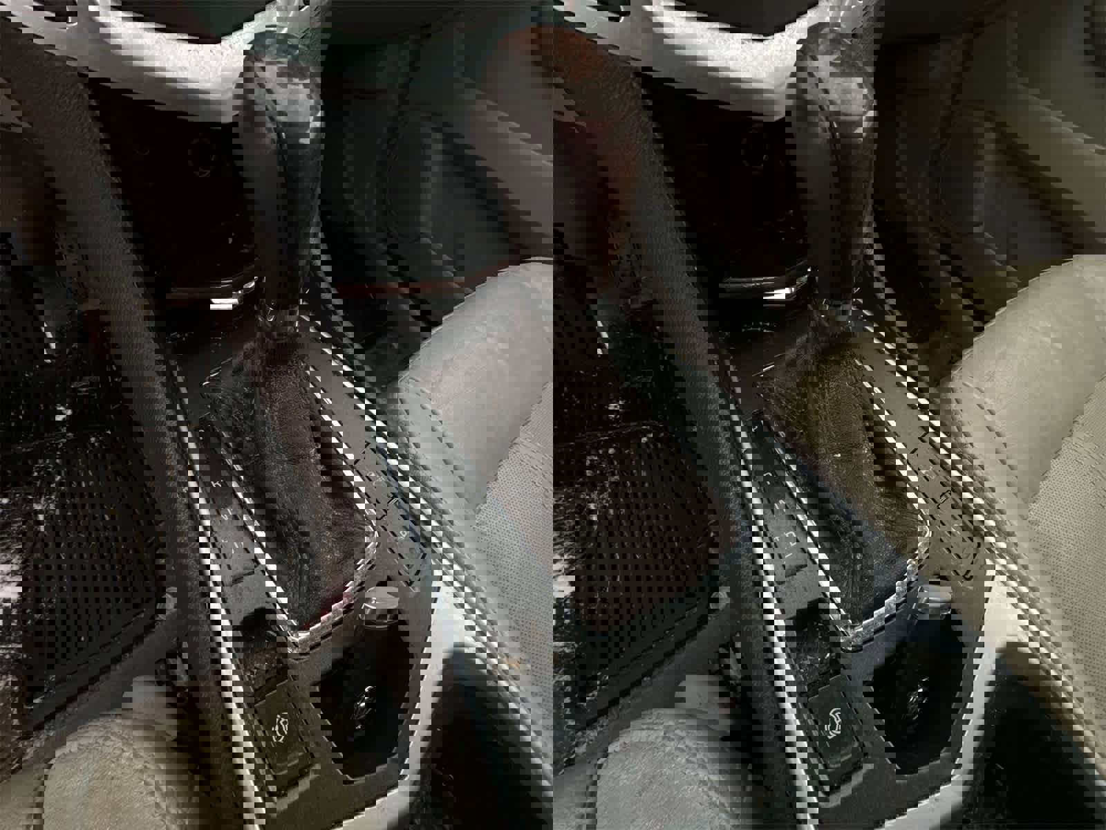 Used 2010 Cadillac SRX Luxury image 30