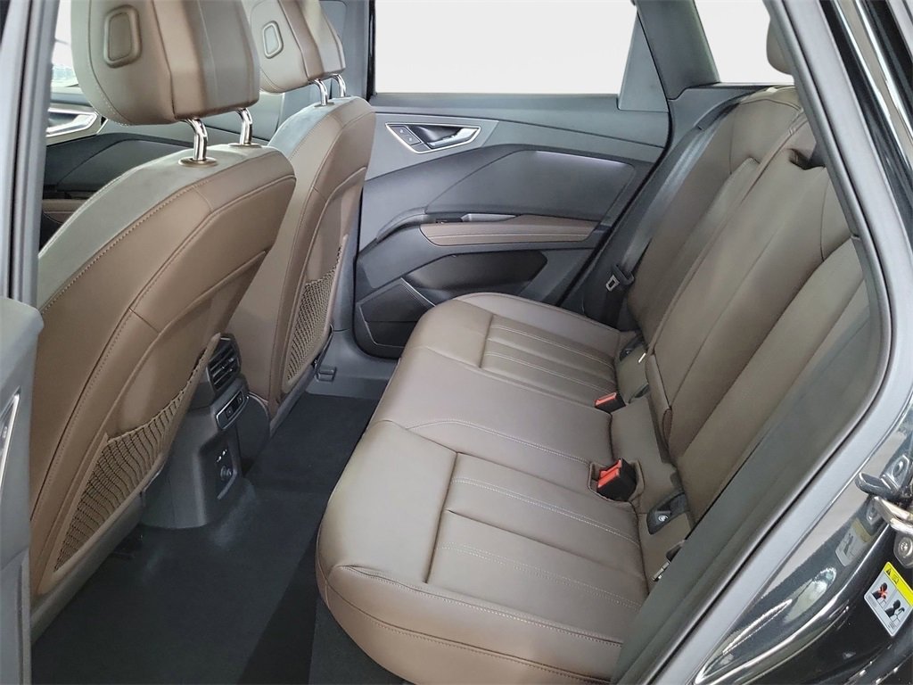 New 2026 Audi Q4 e-tron Premium image 22