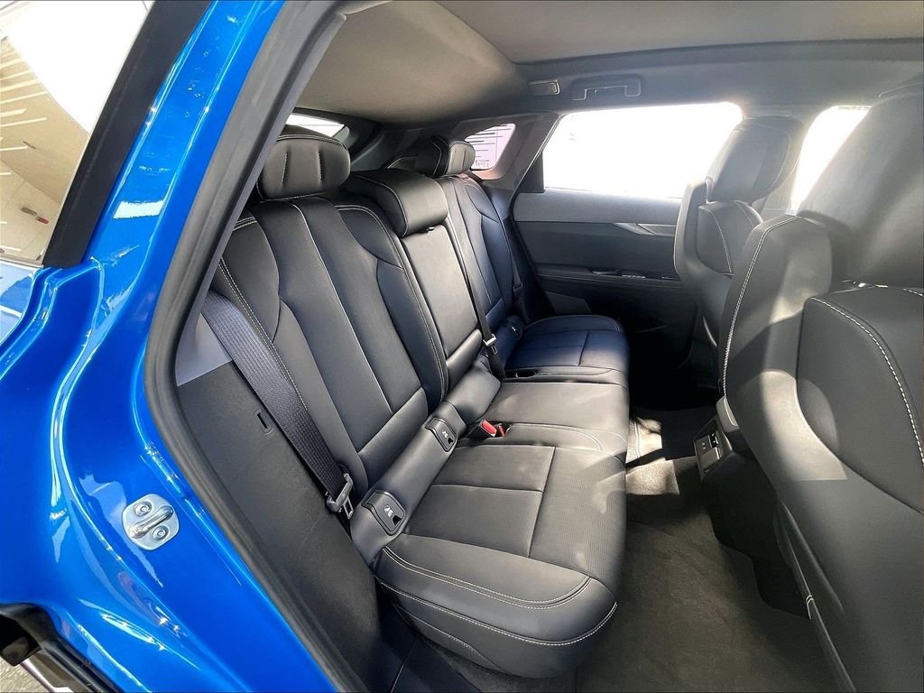 Used 2025 Cadillac Optiq Luxury 2 AWD/4WD image 15