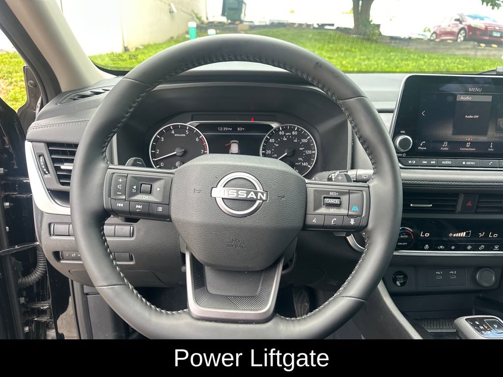 Used 2025 Nissan Rogue SV w/ SV Premium Package FWD image 15
