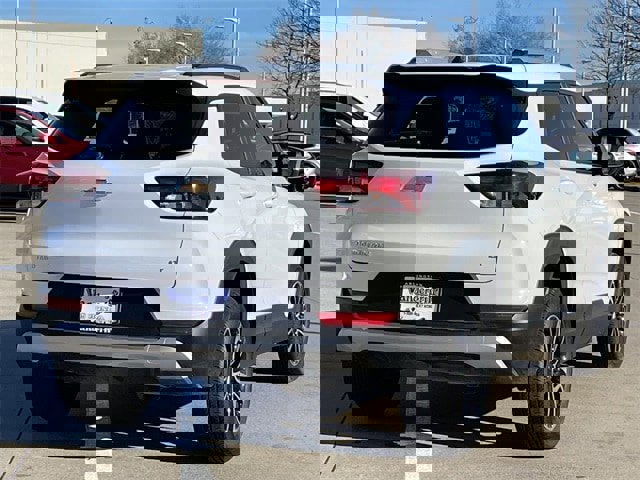 Used 2025 Chevrolet TrailBlazer LT image 4