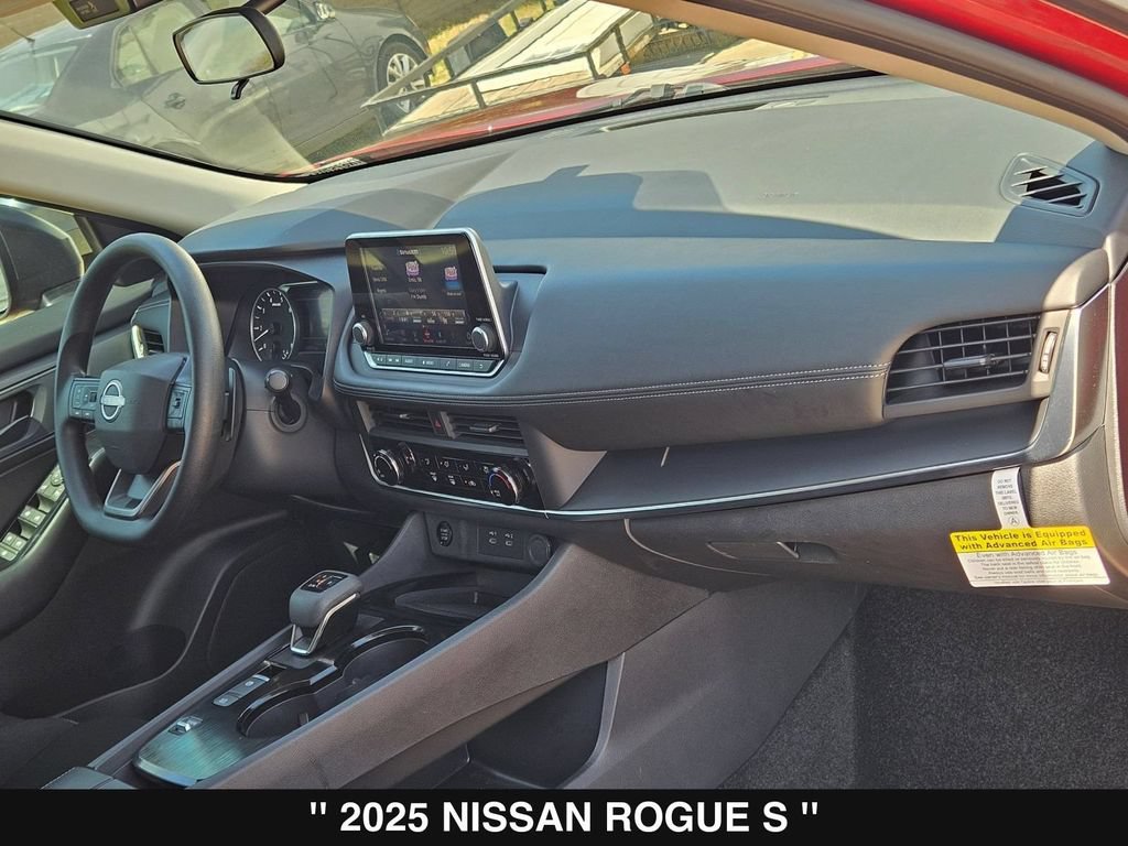 Used 2025 Nissan Rogue S FWD image 29