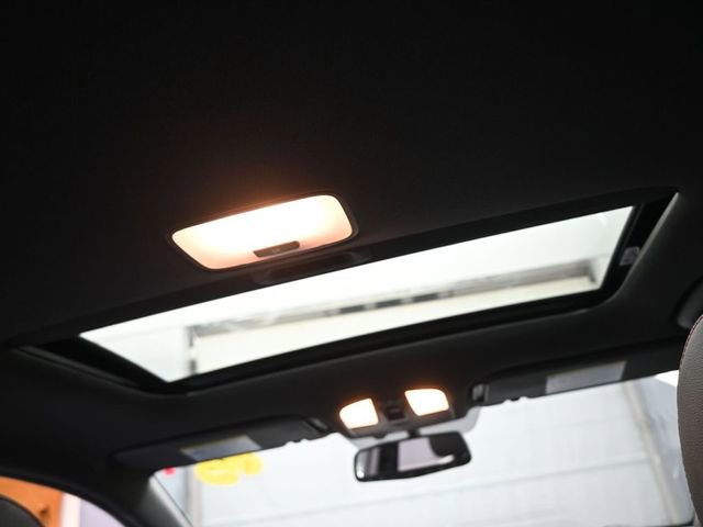 Used 2018 Hyundai Elantra Sport w/ Sport Premium Package 03 FWD image 27