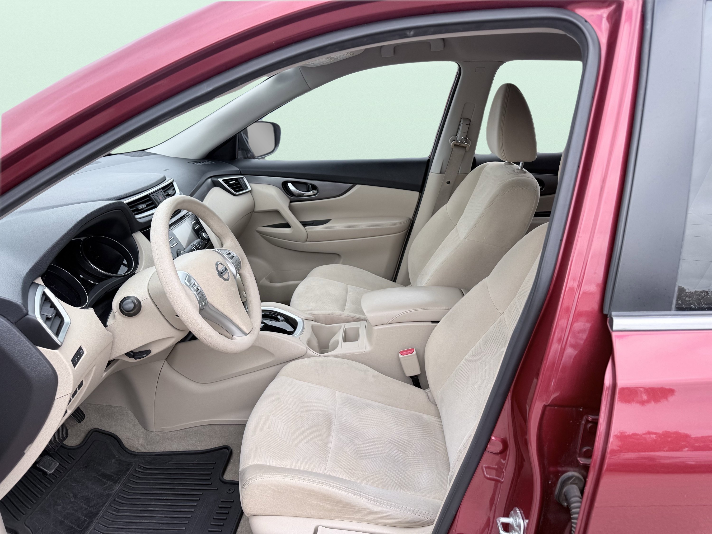 Used 2015 Nissan Rogue S FWD image 19