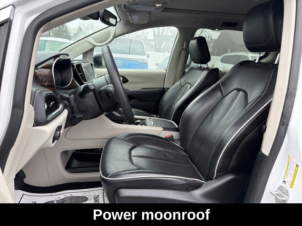 Used 2024 Chrysler Pacifica Limited image 11