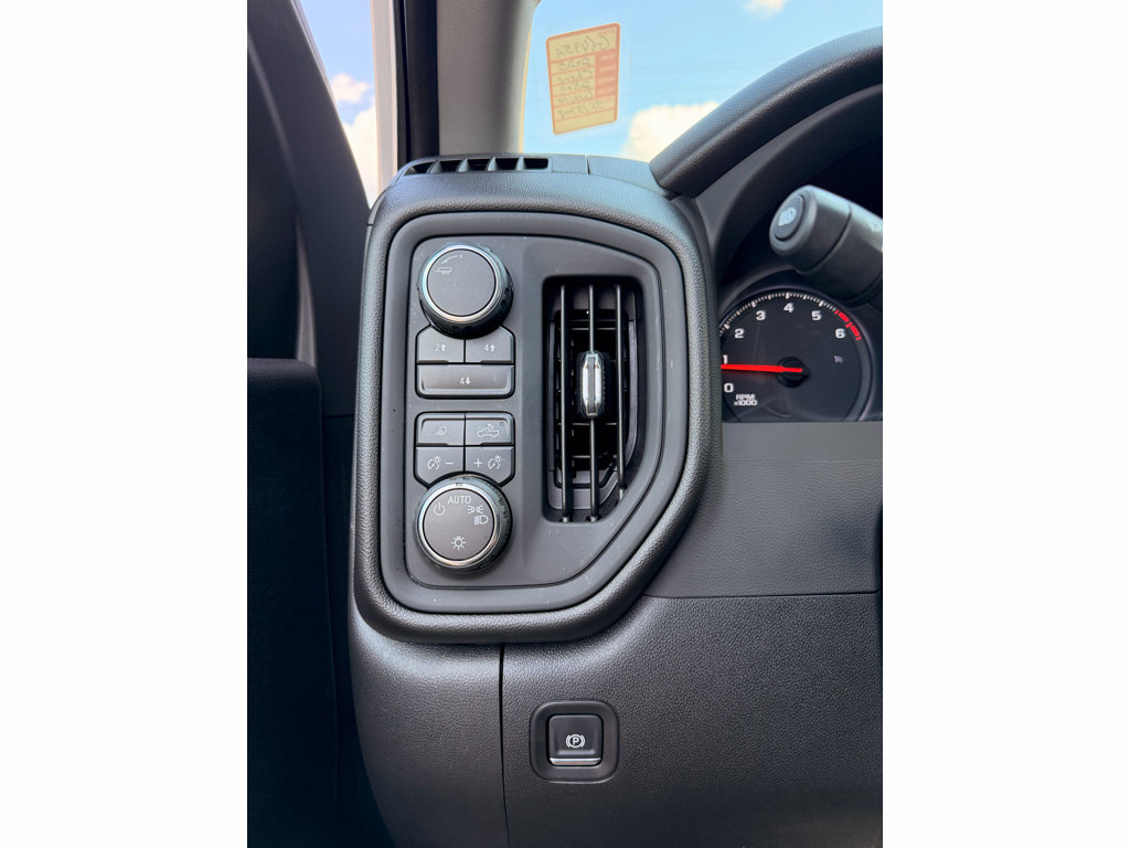 Used 2025 Chevrolet Silverado 2500 Custom w/ Custom Value Package AWD/4WD image 8
