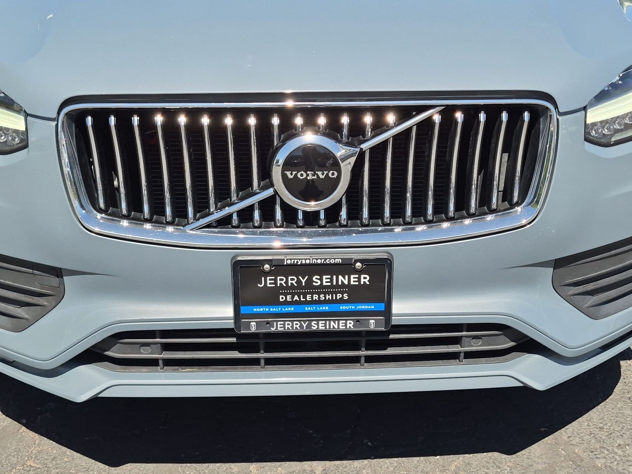 Used 2020 Volvo XC90 T6 Momentum AWD/4WD image 11