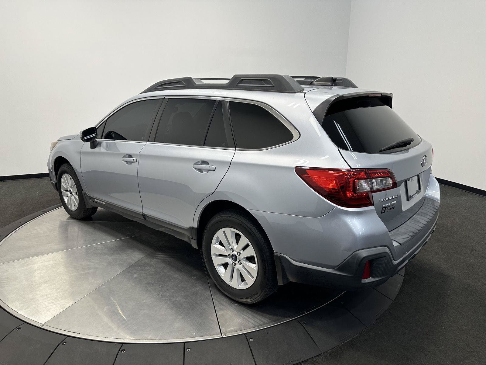 Used 2019 Subaru Outback 2.5i Premium w/ Popular Package #2 AWD/4WD image 5
