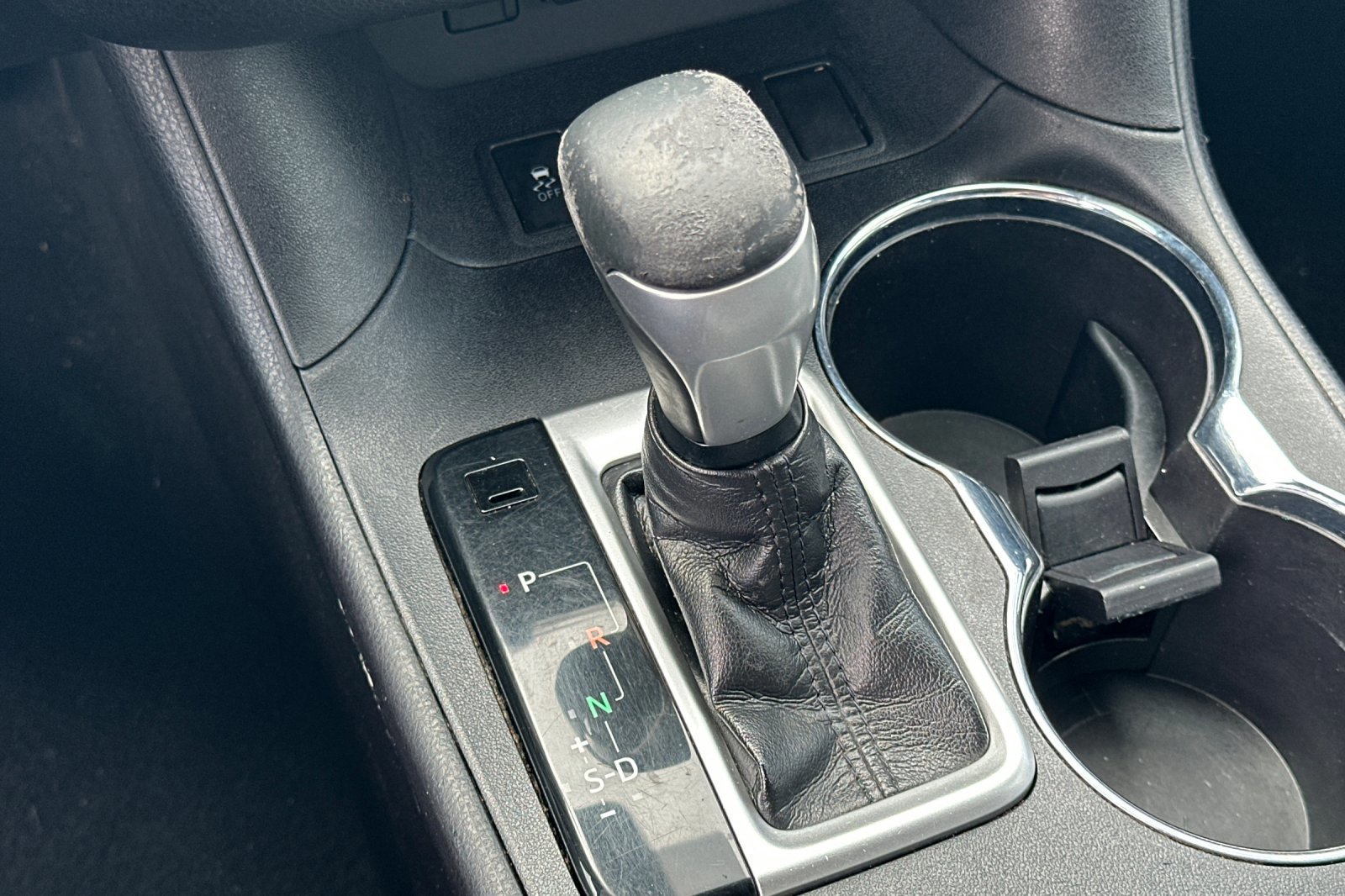 Certified 2019 Toyota Highlander Plus FWD image 22