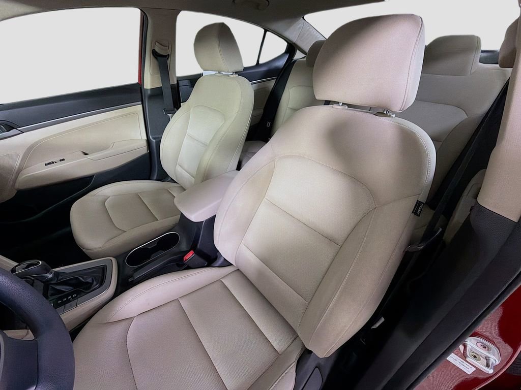 Used 2018 Hyundai Elantra SE w/ Cargo Package FWD image 12