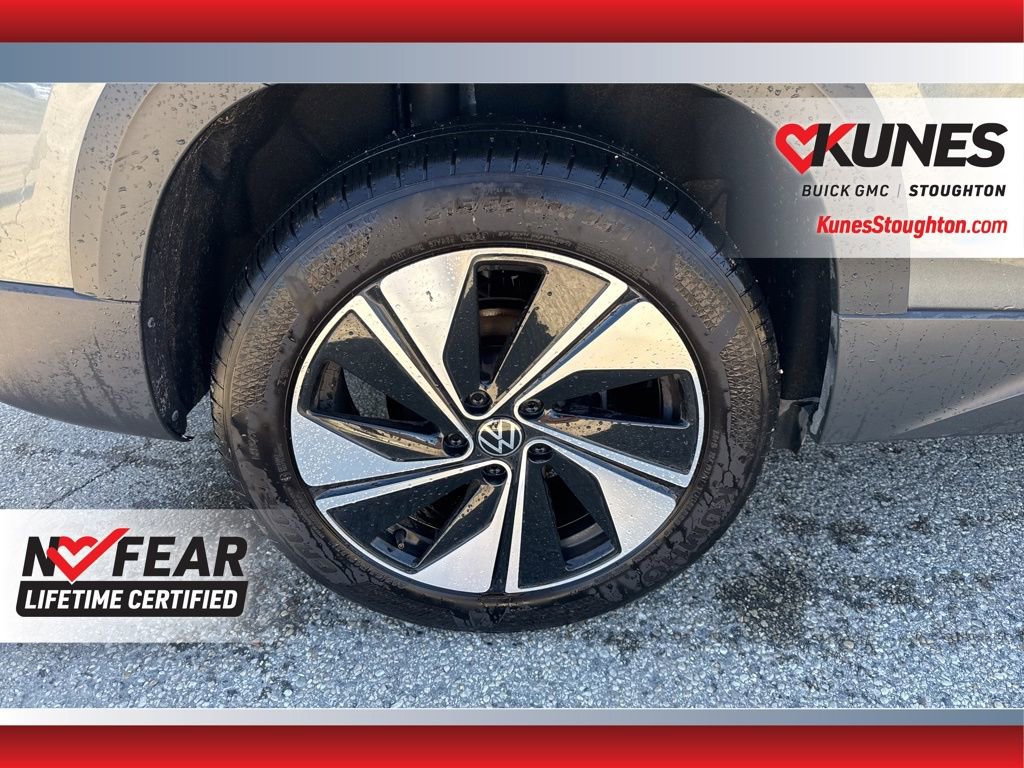 Used 2025 Volkswagen Taos SE AWD/4WD image 13