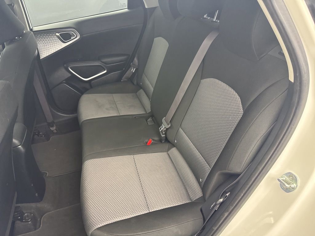 Used 2022 Kia Soul LX w/ Technology Package FWD image 32
