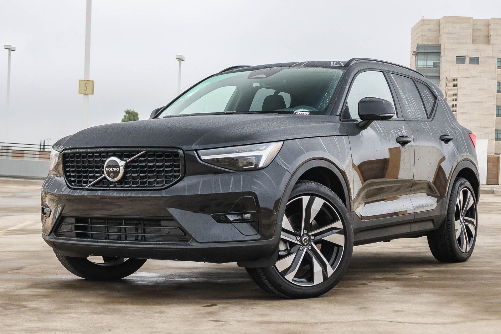 New 2025 Volvo XC40 B5 Ultra w/ Climate Package