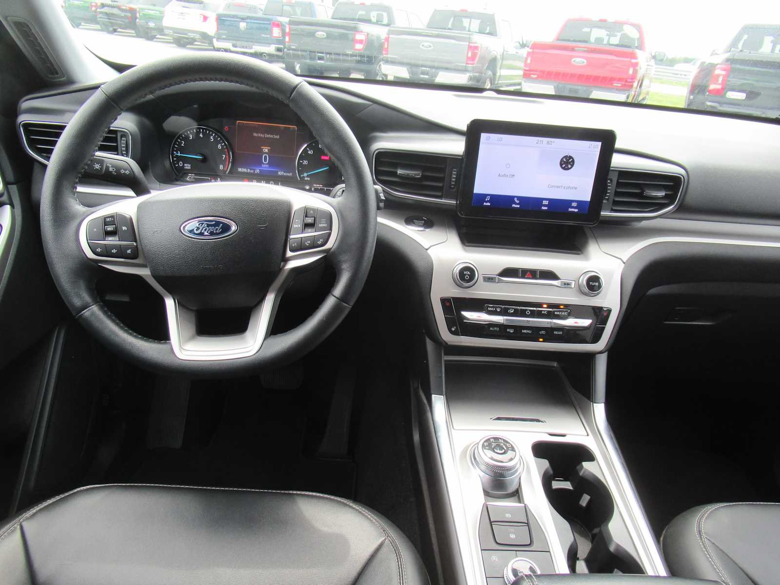 Used 2024 Ford Explorer XLT w/ Equipment Group 202A AWD/4WD image 17