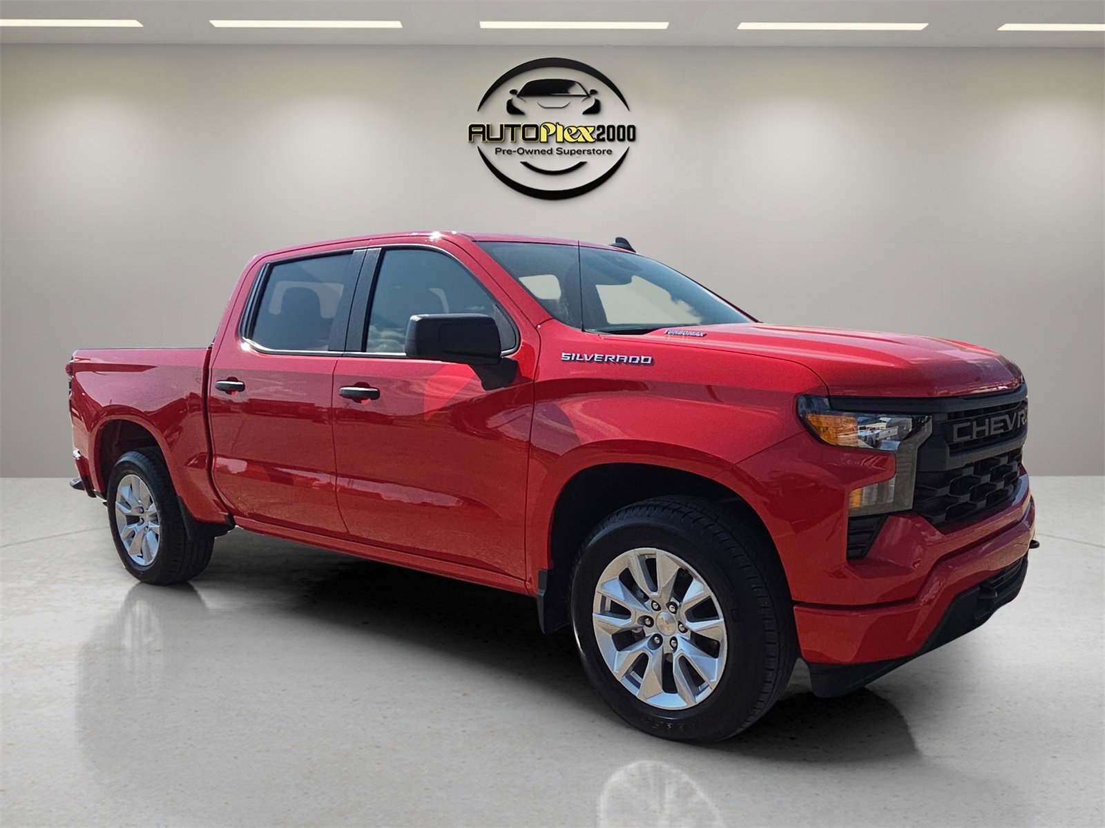Used 2024 Chevrolet Silverado 1500 Custom image 1