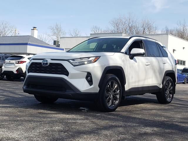 Used 2023 Toyota RAV4 XLE Premium image 8