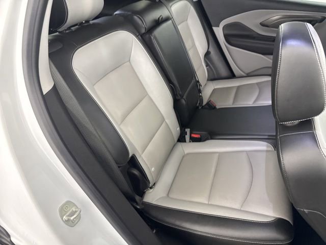 Used 2023 GMC Terrain SLT image 29