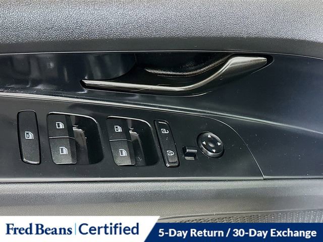 Certified 2025 Hyundai Elantra Sport image 19