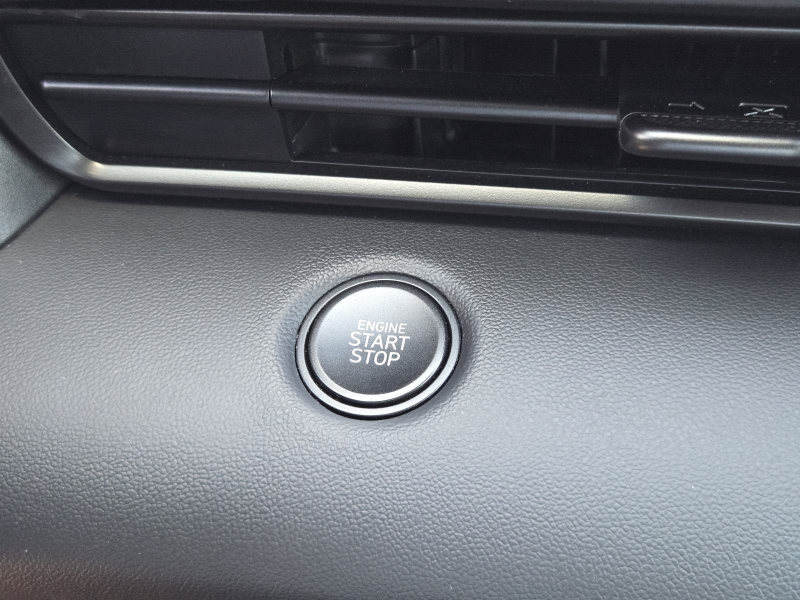 Used 2025 Hyundai Elantra Sport FWD image 10