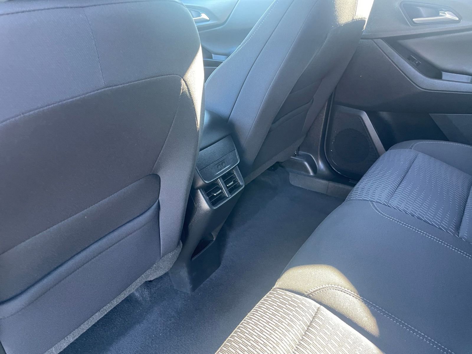 Used 2025 Chevrolet Equinox LT image 24