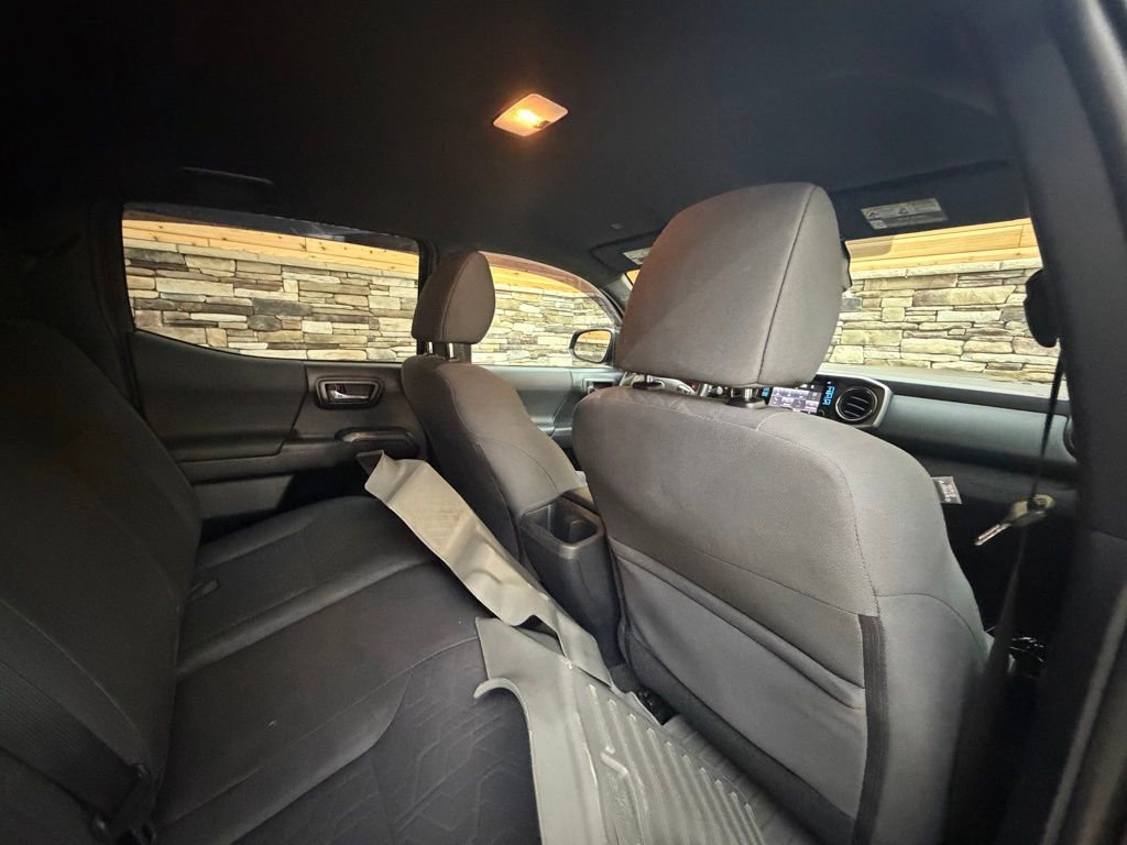 Used 2019 Toyota Tacoma TRD Sport AWD/4WD image 28