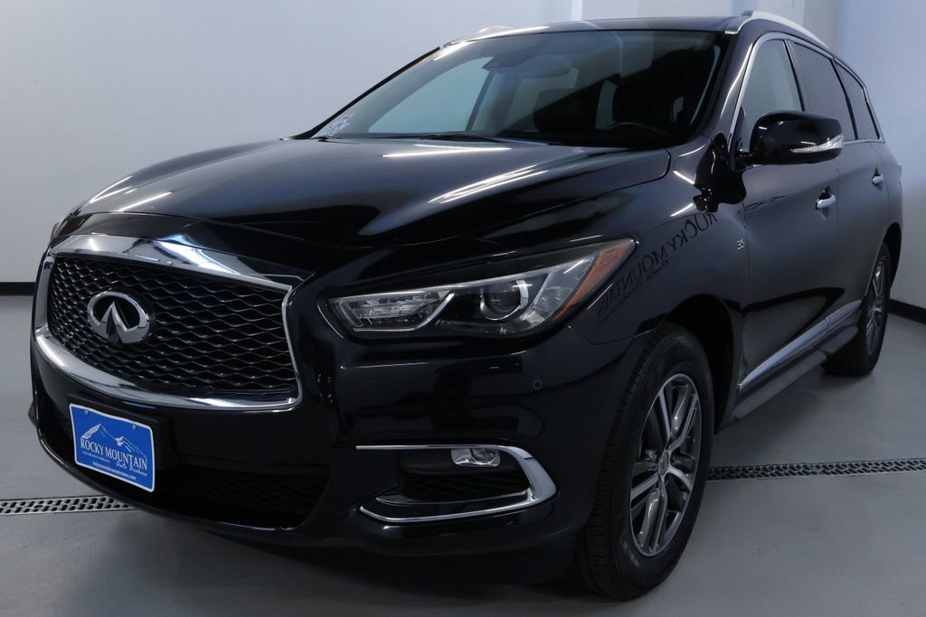 Used 2019 INFINITI QX60 Luxe w/ Essential Package image 3