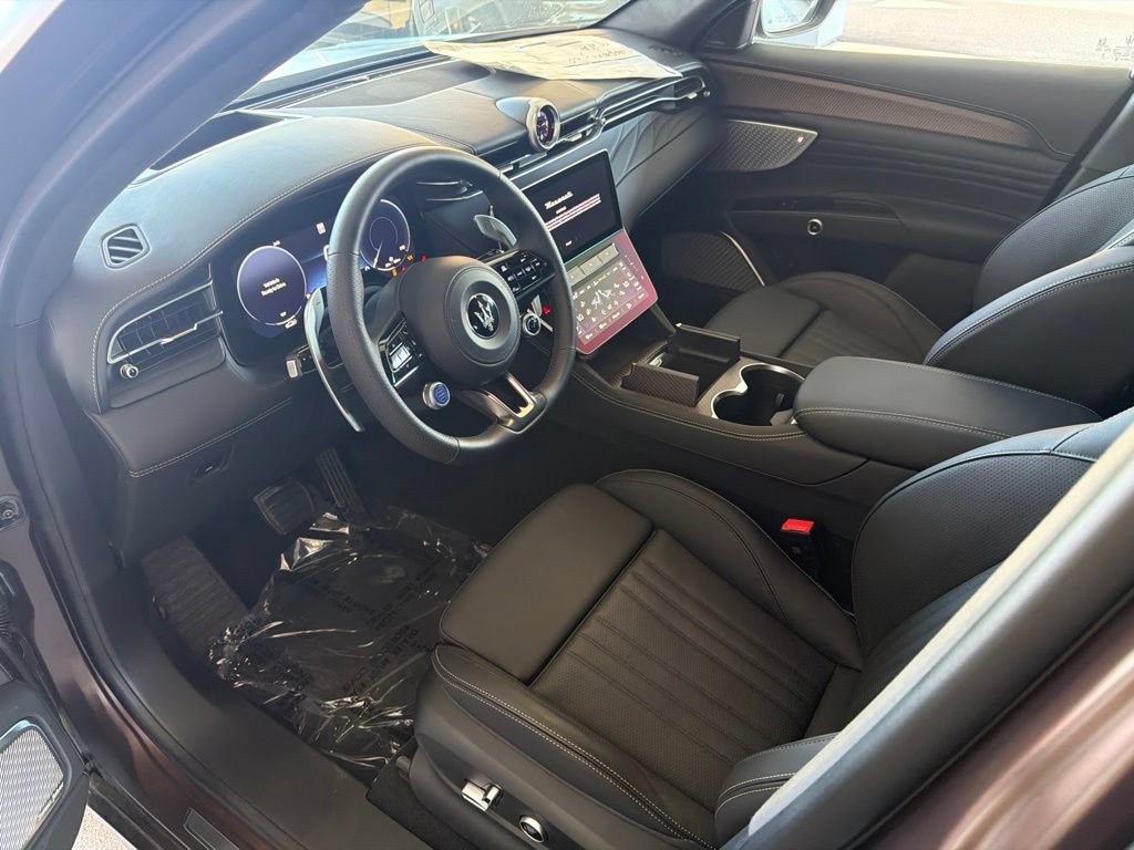 Certified 2025 Maserati Grecale Folgore AWD/4WD image 11