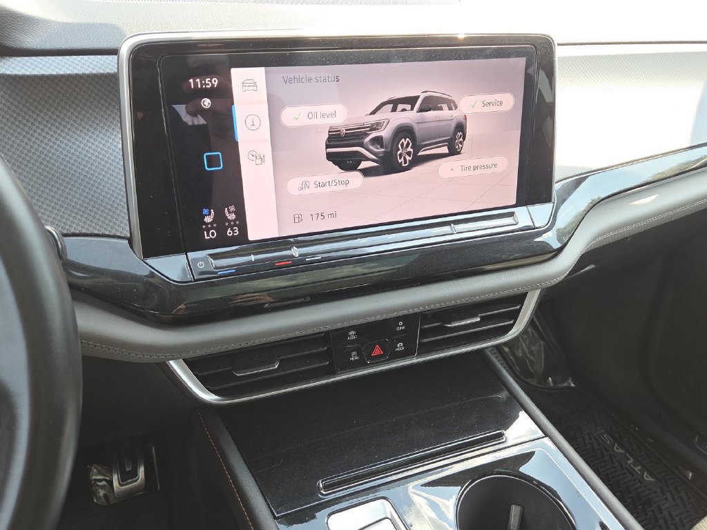 Used 2024 Volkswagen Atlas Peak Edition SE AWD/4WD image 26