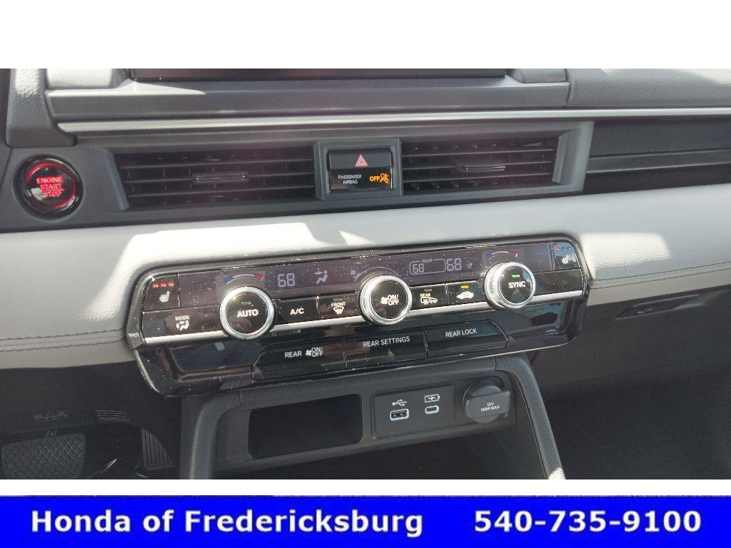 Certified 2025 Honda Pilot Touring image 19