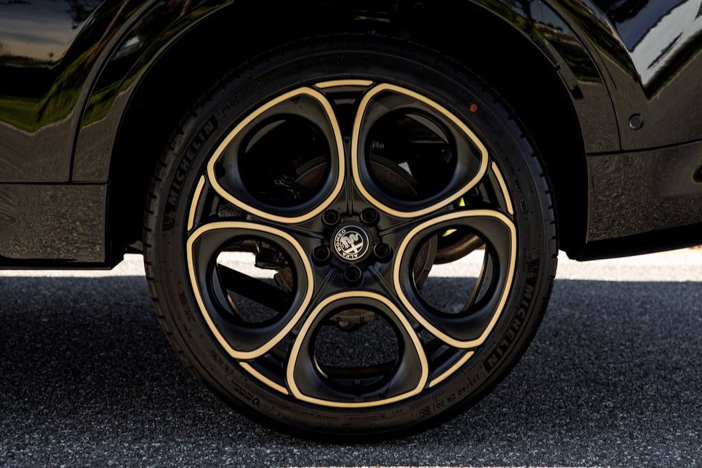 New 2025 Alfa Romeo Tonale AWD/4WD image 13