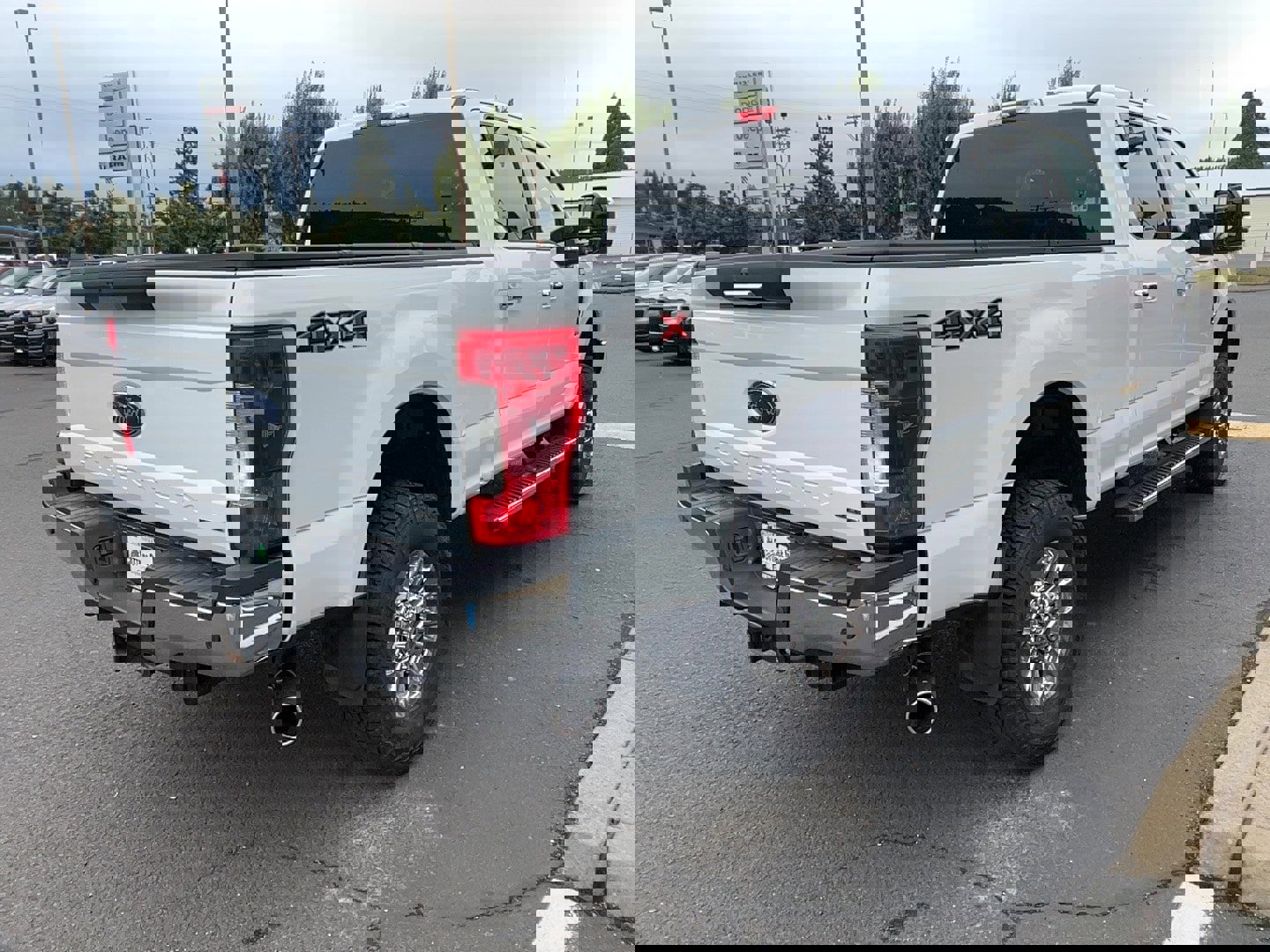 Used 2017 Ford F350 XLT w/ XLT Premium Package image 16