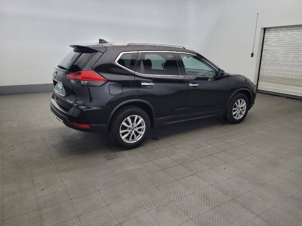 Used 2017 Nissan Rogue SV AWD/4WD image 10