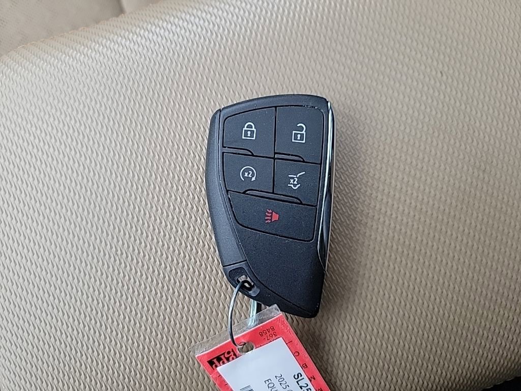 Used 2025 Chevrolet Equinox ACTIV w/ Convenience Package III image 24