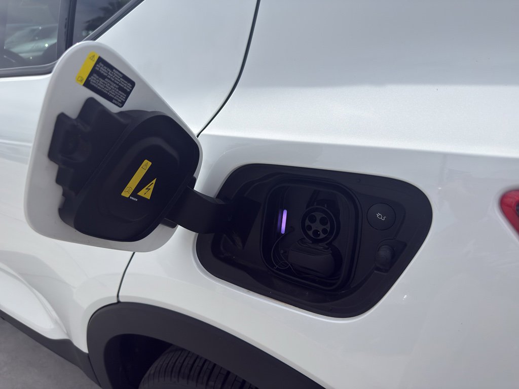 Used 2023 Volvo XC40 Recharge Ultimate image 15