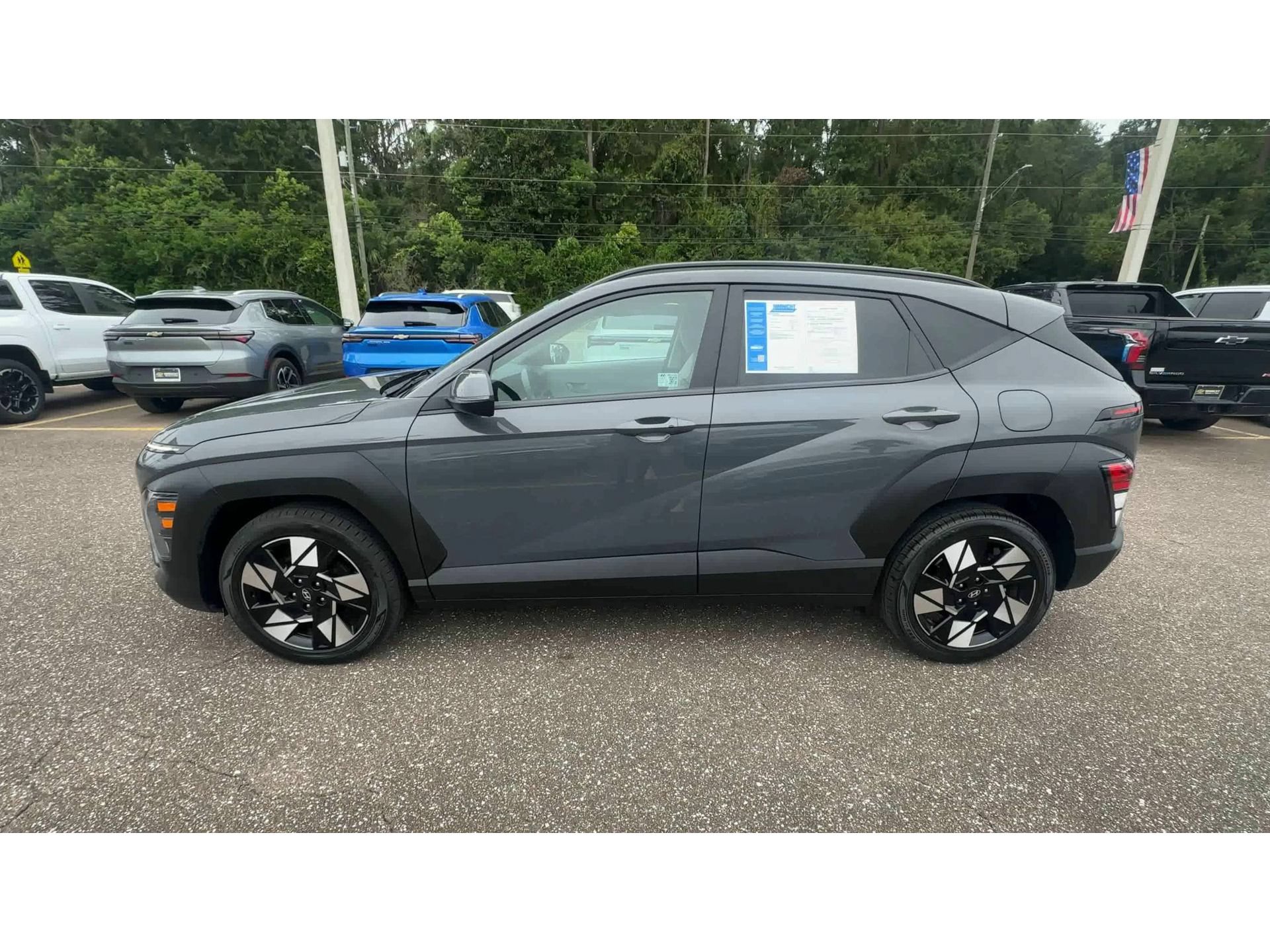 Used 2025 Hyundai Kona SEL FWD image 5