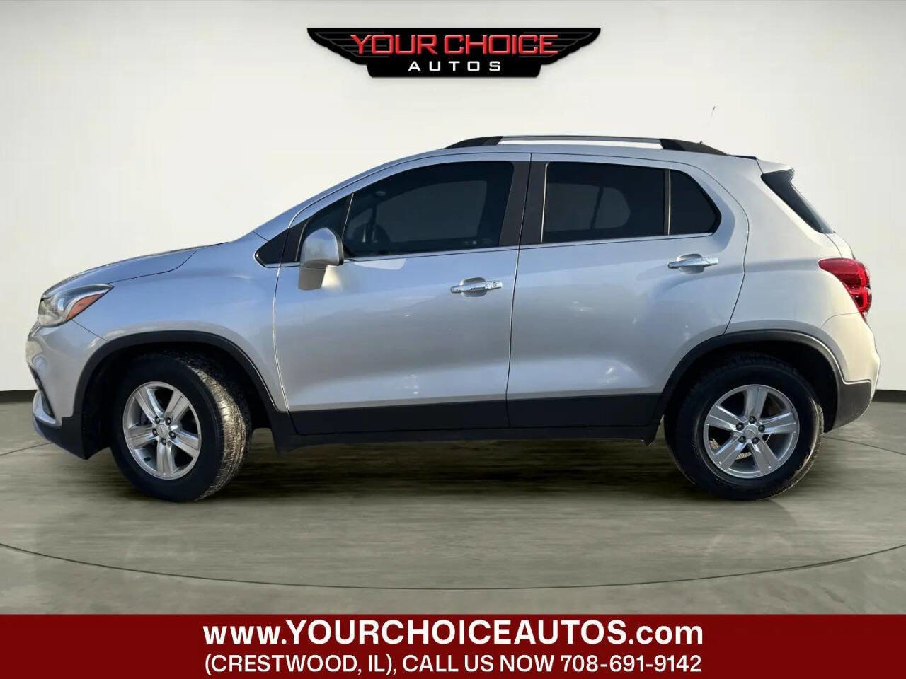 Used 2019 Chevrolet Trax LT w/ LT Convenience Package FWD image 2