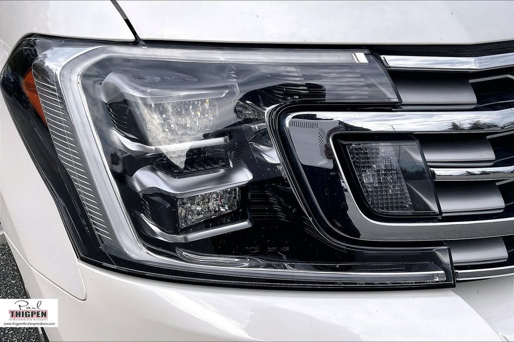 Used 2019 Ford Expedition Limited w/ Equipment Group 302A AWD/4WD image 27