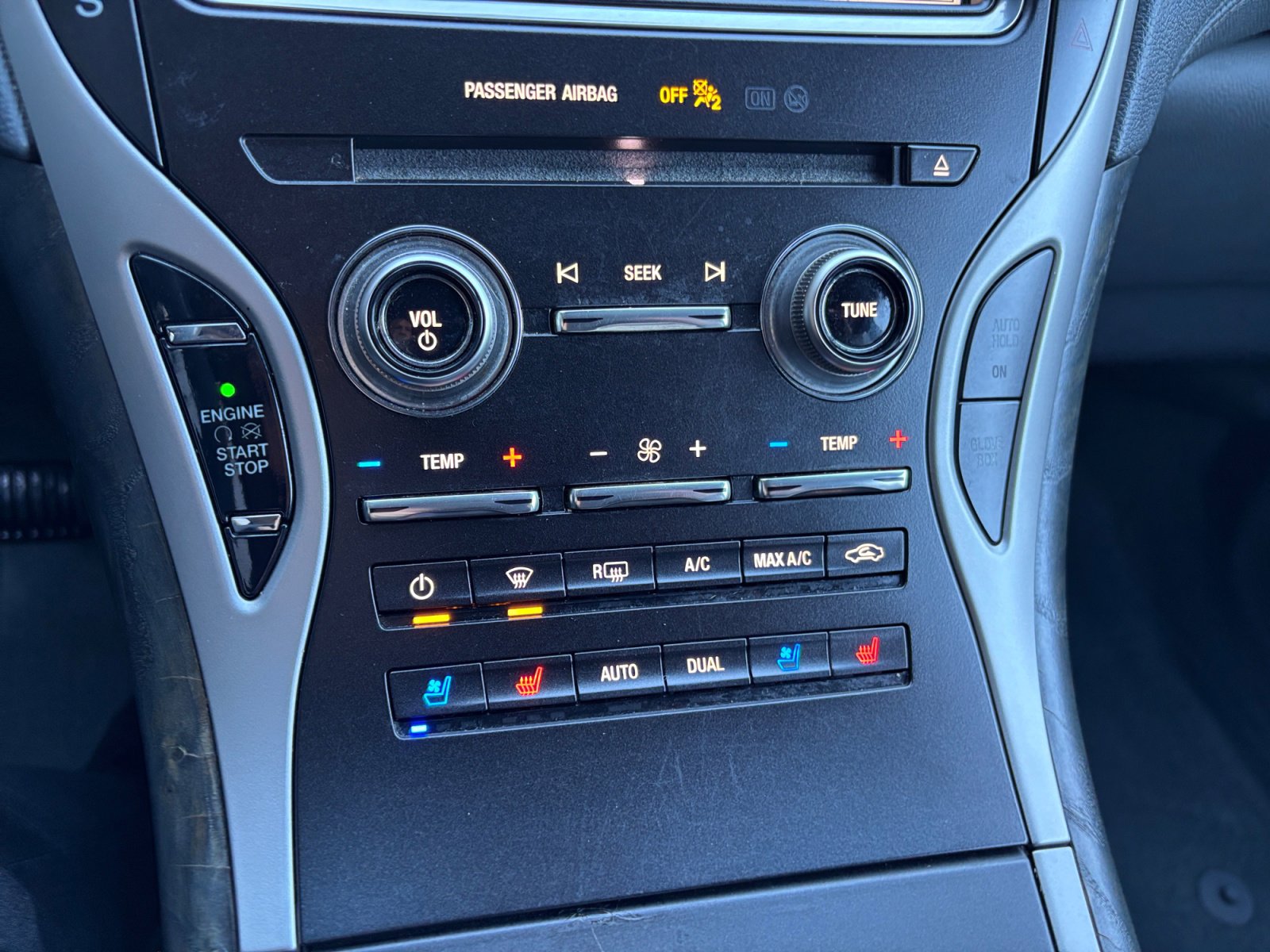 Used 2019 Lincoln Nautilus Reserve image 12